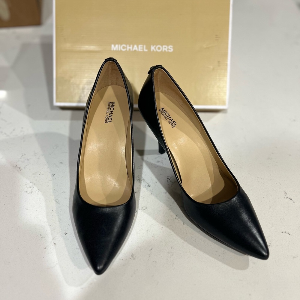 Michael Kors Elegant Black Leather Heels Women’s size 8
